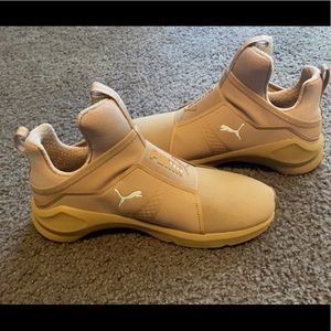 Puma Womens Low Top Slip On Sneaker